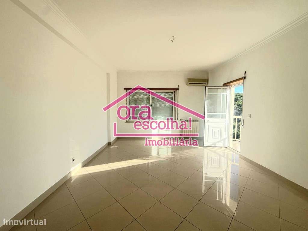 Apartamento T2 com Suíte, PARQUEAMENTO e ARRECADAÇÃO na QUINTA DA F... - Grande imagem: 5/20