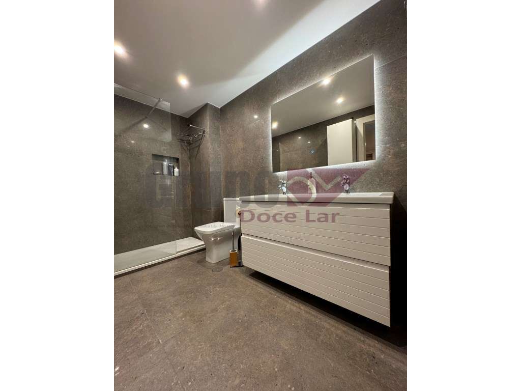 Apartamento T2 c/ piscina - Condominio Privado-27