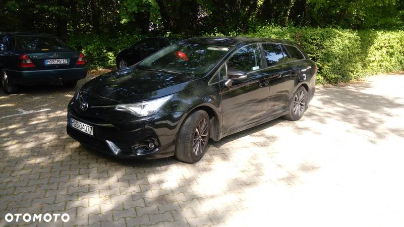 Toyota Avensis 1.8 Premium MS - 11