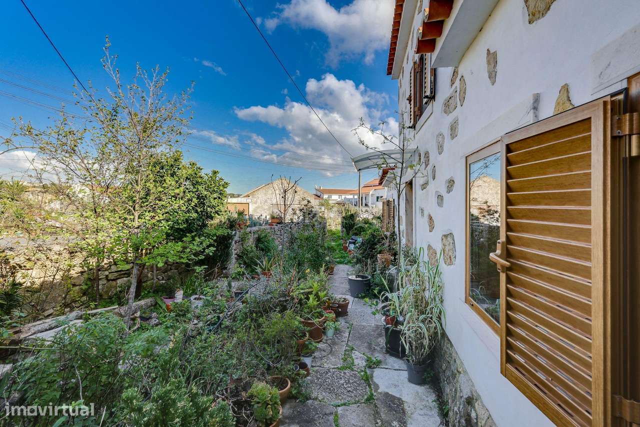 Moradia T2 Pronta a  Habitar com Jardim e Estufa - Grande imagem: 5/38