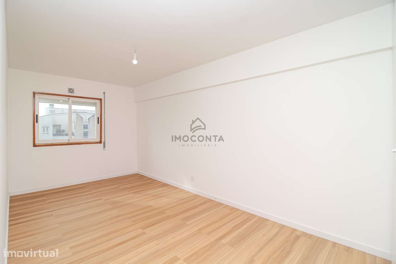 T2 Renovado c/ Garagem na Maia-11