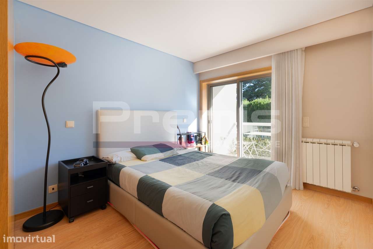 Moradia T5, com jardim e garagem para 4 carros, em Vila Nova de Gaia-31