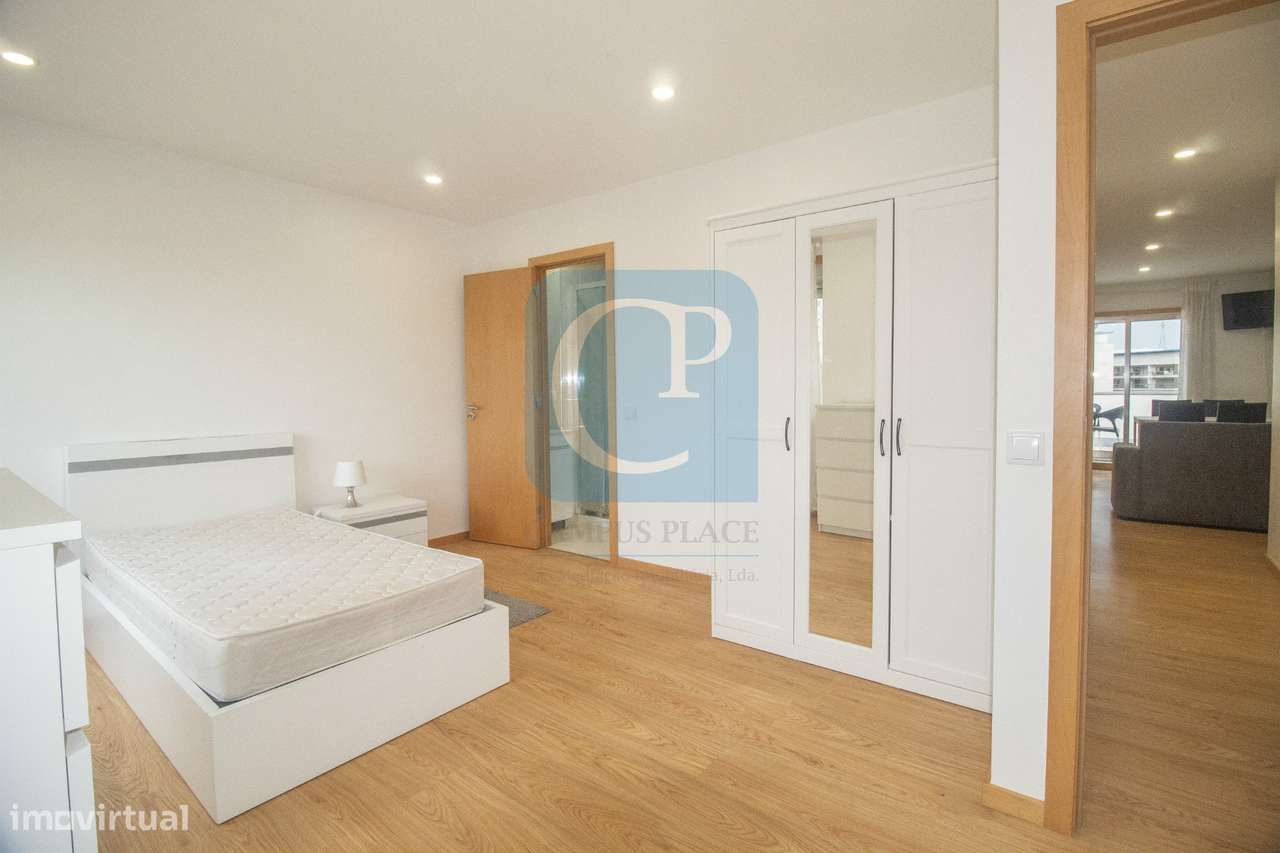 Apartamento T3 renovado com terraço, ao ISCAP e 900mts H.S.João-19
