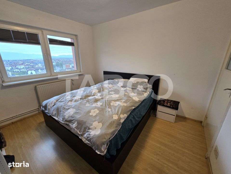 Apartament decomandat 3 camere balcon pivnita lift Vasile Aaron Sibiu - Imagine principală: 5/17