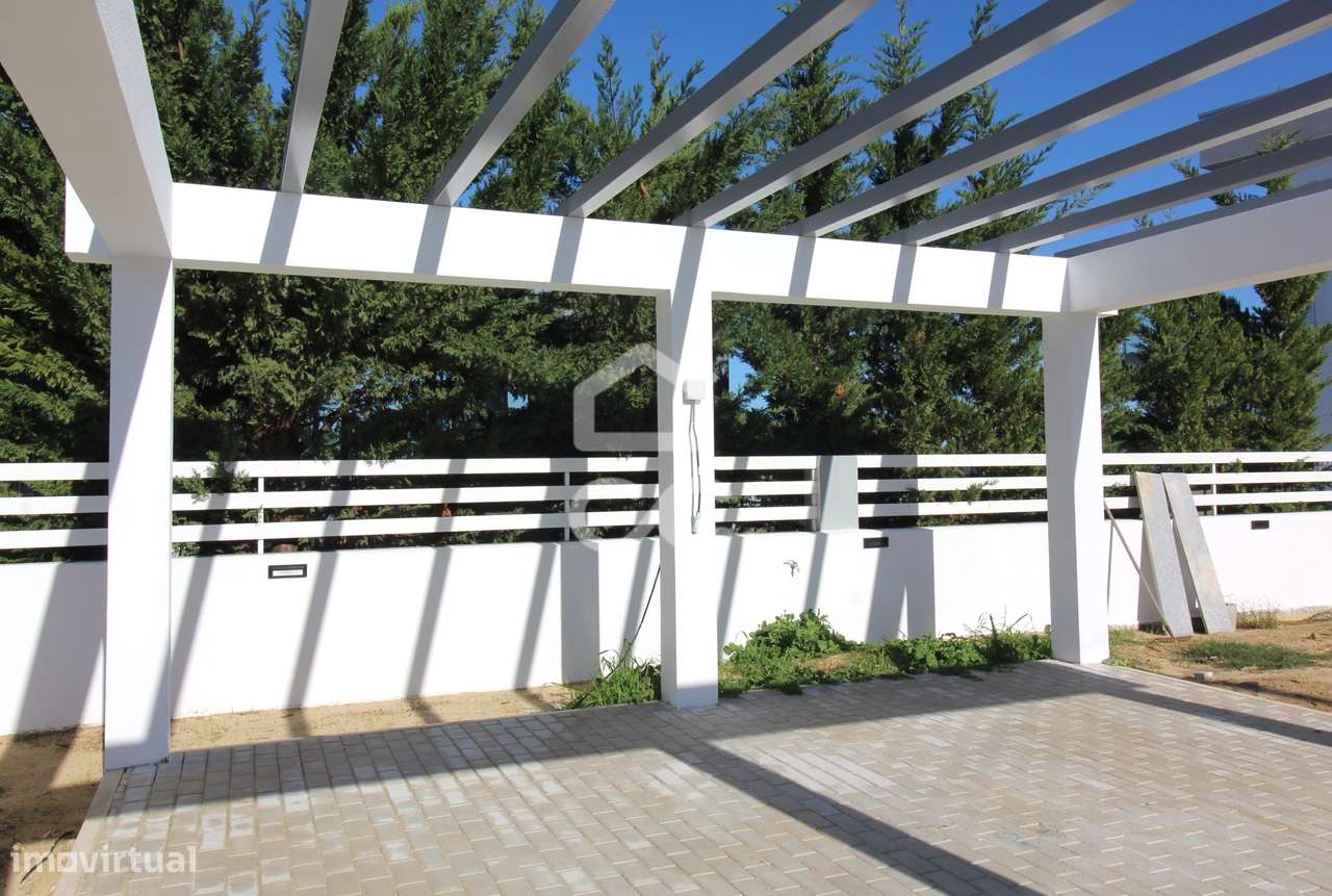 Fantástica Moradia T4 (a estrear!) em Brejos de Azeitão - Grande imagem: 4/60