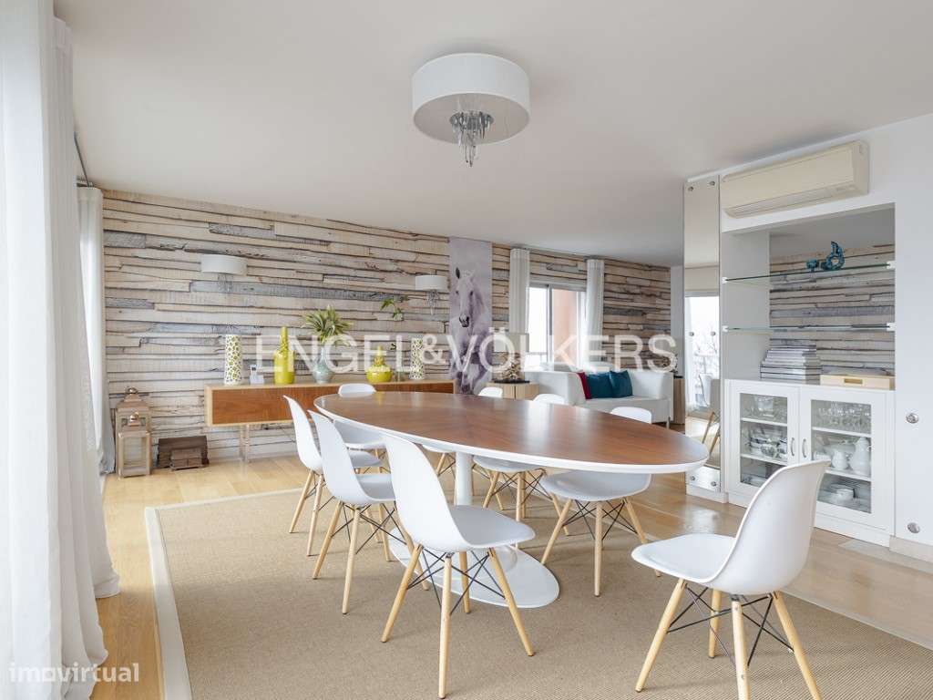 T4 Triplex com garagem e vista rio no Dafundo/Alto Sta Catarina - Grande imagem: 4/43