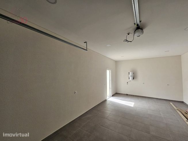 Moradia nova, com piscina, para venda em Azeitão-23