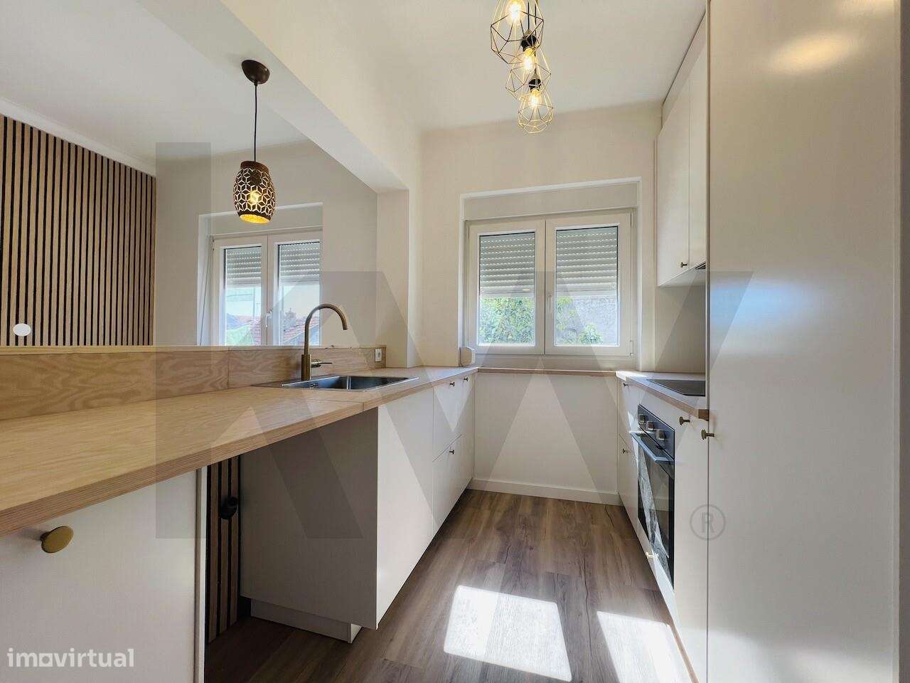 Apartamento totalmente renovado no centro do Montijo 1º andar-9
