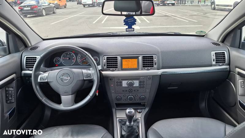 Opel Vectra 1.9CDTi Cosmo - 14