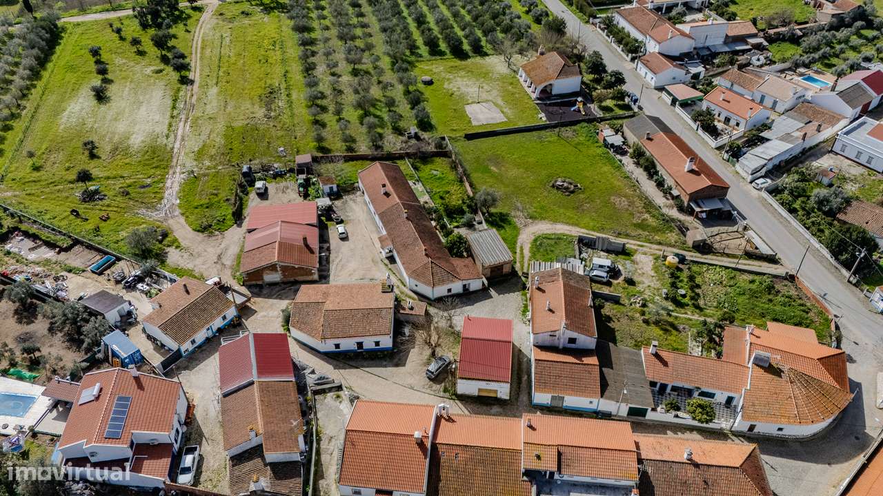 CASA COM QUINTAL | PARA VENDA | FALCOEIRAS-45