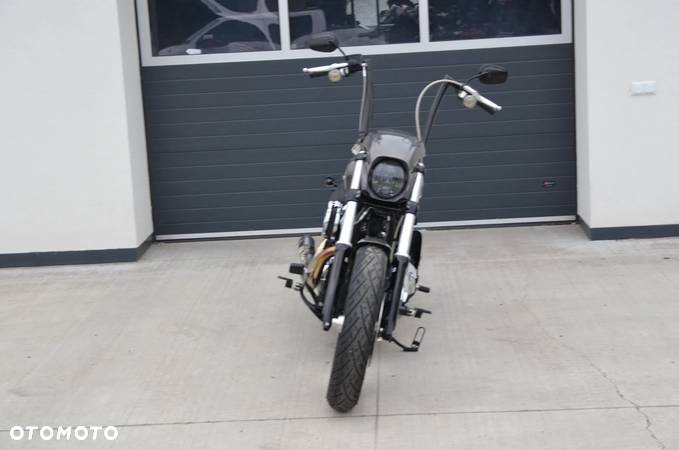 Harley-Davidson Softail Breakout - 13