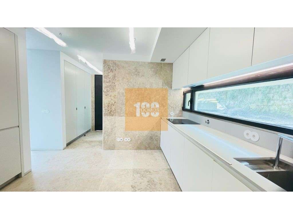 Moradia T4 duplex nova - Quinta de São Marcos - Grande imagem: 2/32