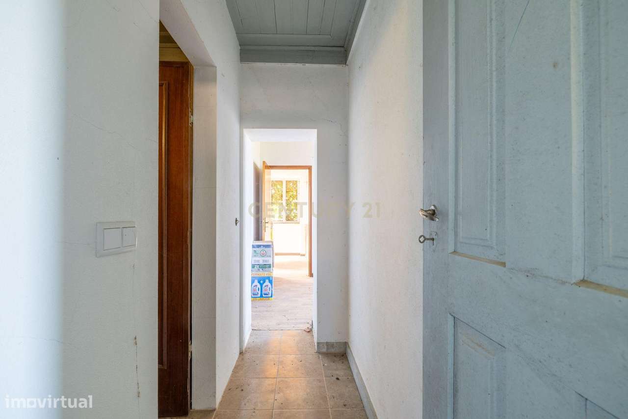 Moradia para Reabilitação com Terreno +1.000 m² | Vista sobre a Ria de-16