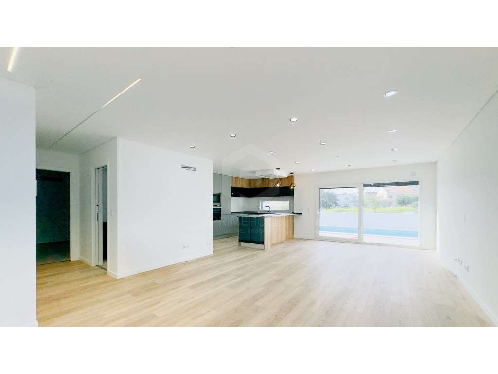 Moradia T4 com piscina - Quintinhas-13