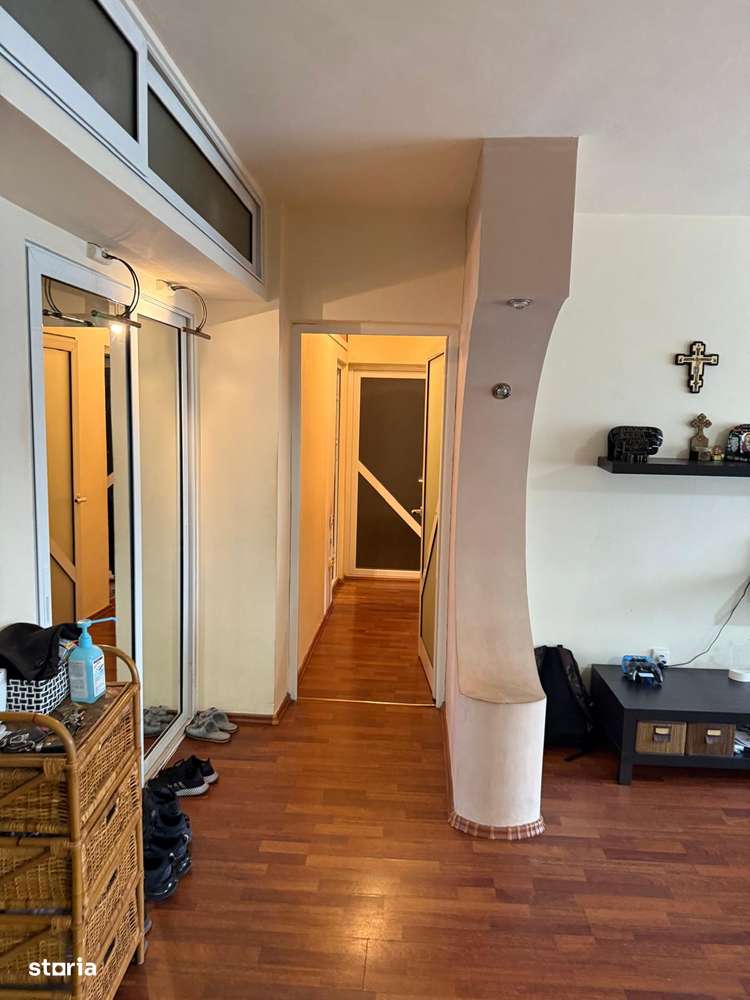 De Vanzare Apartament cu 3 camere zona Calea Calarasilor(Central)-3