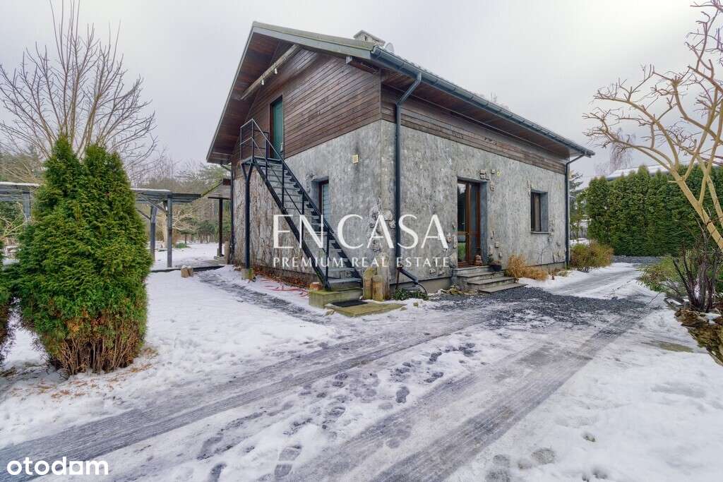 Restauracja przy ruchliwej ulicy.-2