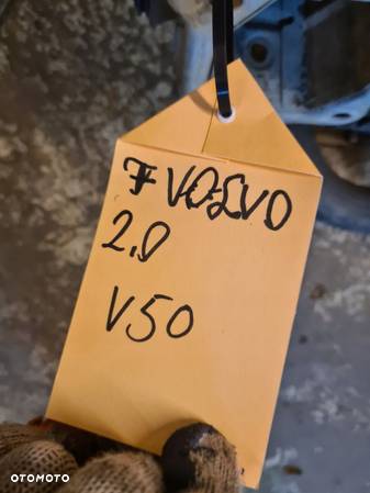 Pas przedni wzmocnienie komplet Volvo V50 2.0 - 3