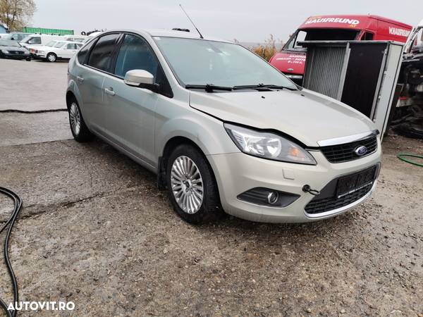 Usa Fata Dreapta ford 2009 Hatchback Argintiu - 3