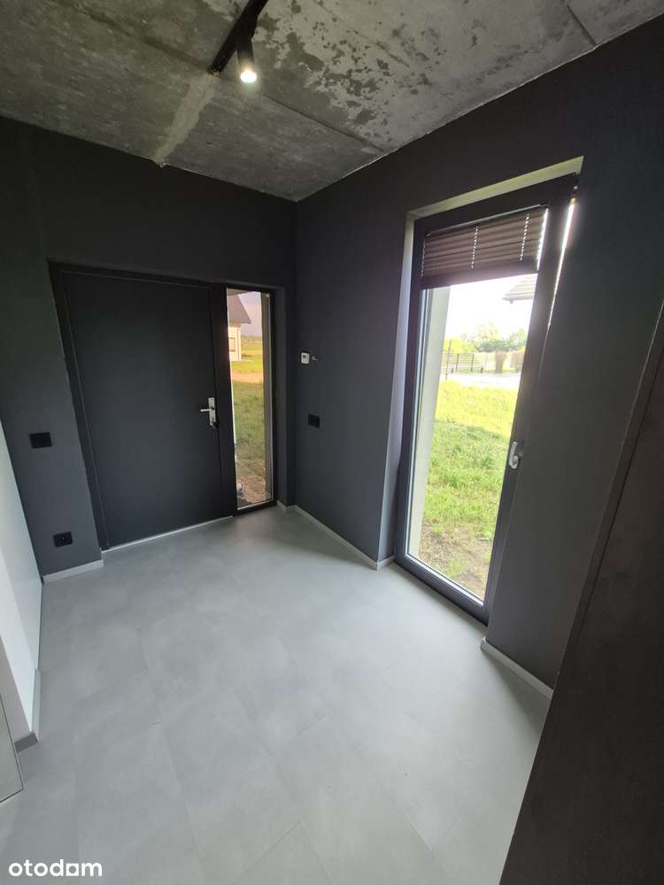 Przestronny i funkcjonalny dom z potencjałem – Dąbrówka Tczewska-12