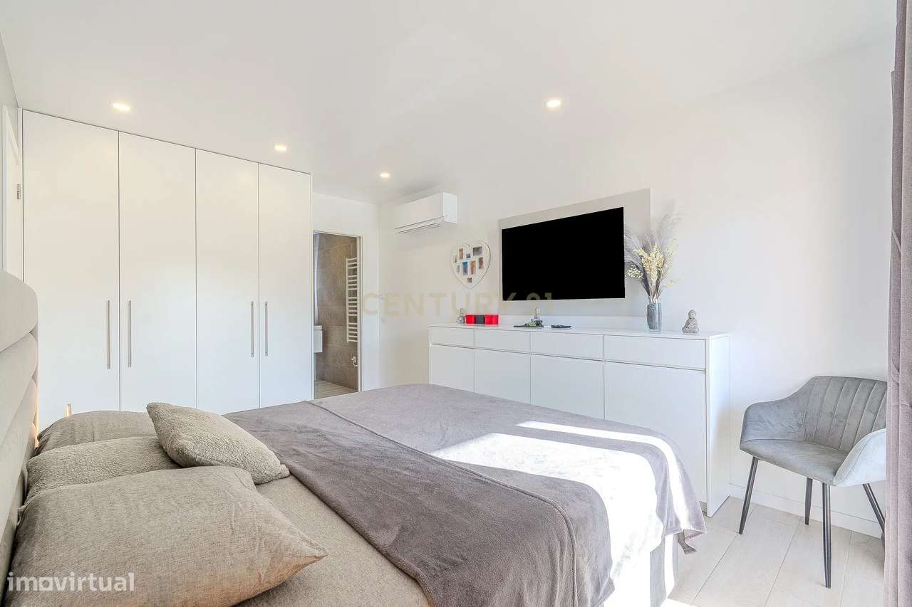 Luxuoso Apartamento de 3 Quartos novo com um Grande Terraço e Estacion-6