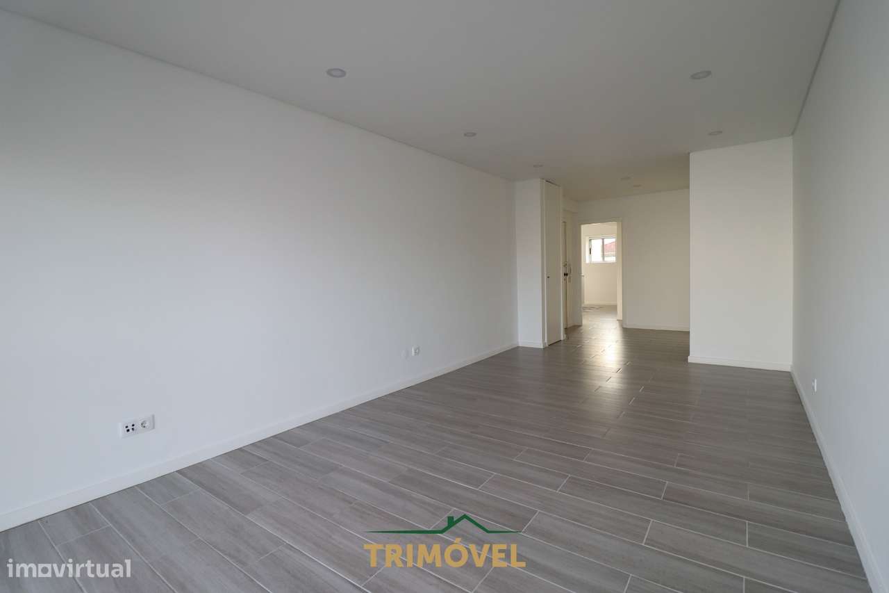 Apartamento T3 Venda em São João da Madeira,São João da Madeira-5