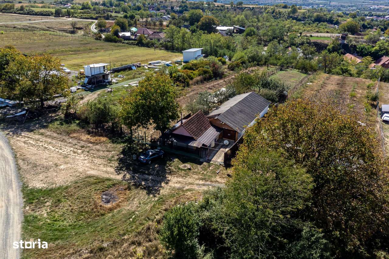 VÂNDUT - Casă cu teren generos și priveliște panoramică – Lipova - Imagine principală: 5/11