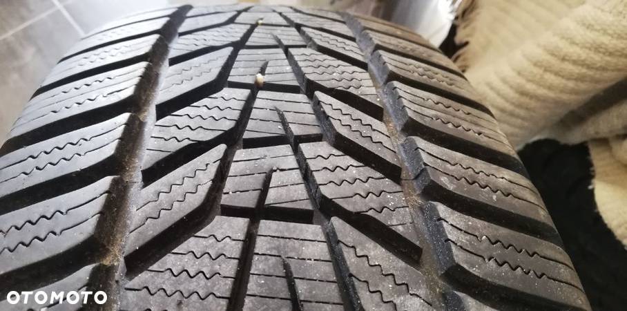 215/65/17 hankook winter icept evo 3 X - 2