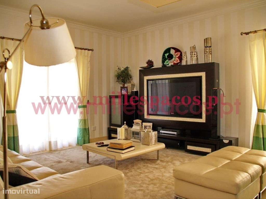 Moradia V6 Isolada com piscina - Grande imagem: 2/27