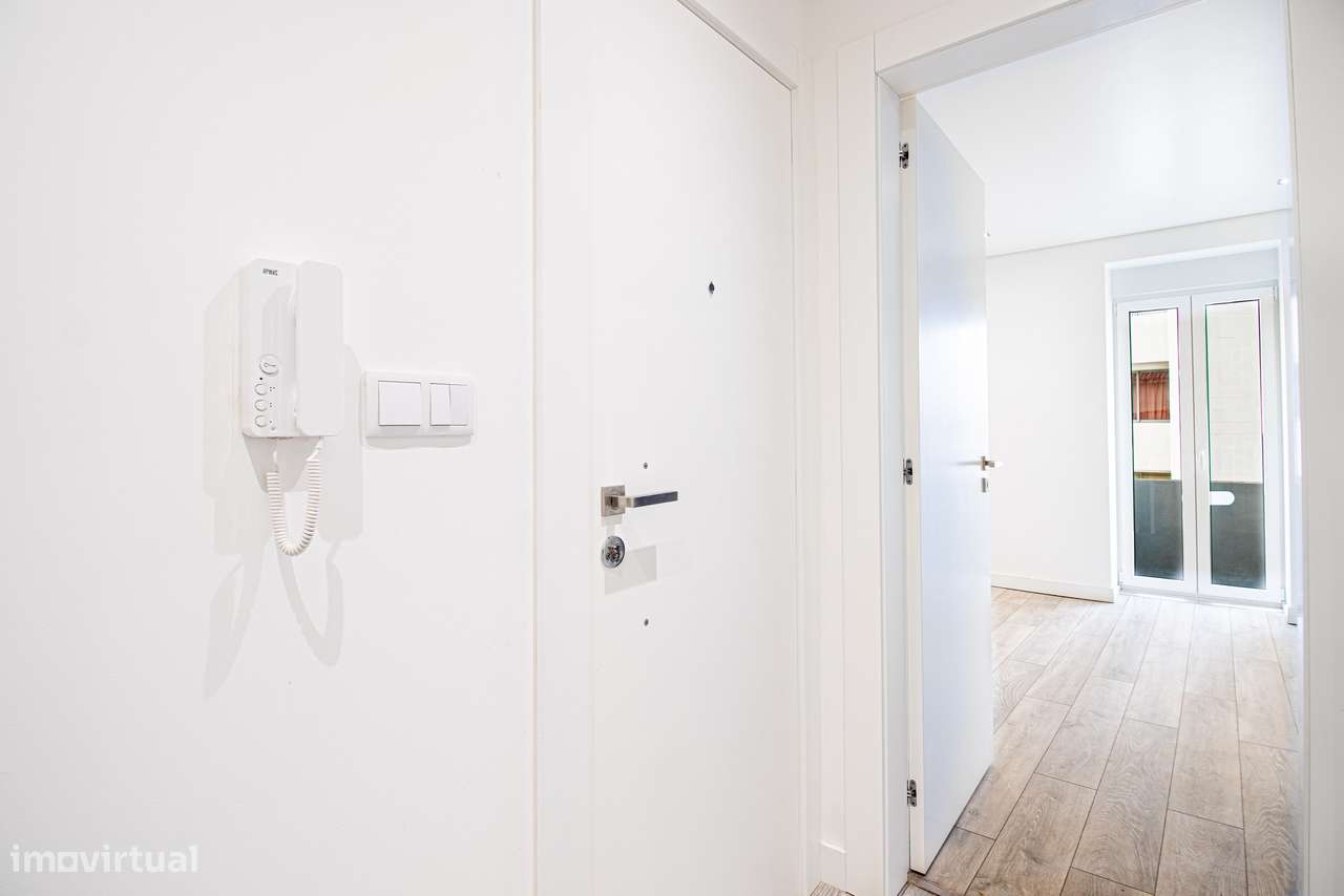 Apartamento T3 Totalmente Remodelado | Bairro de Santos / Rego – Lisbo-12