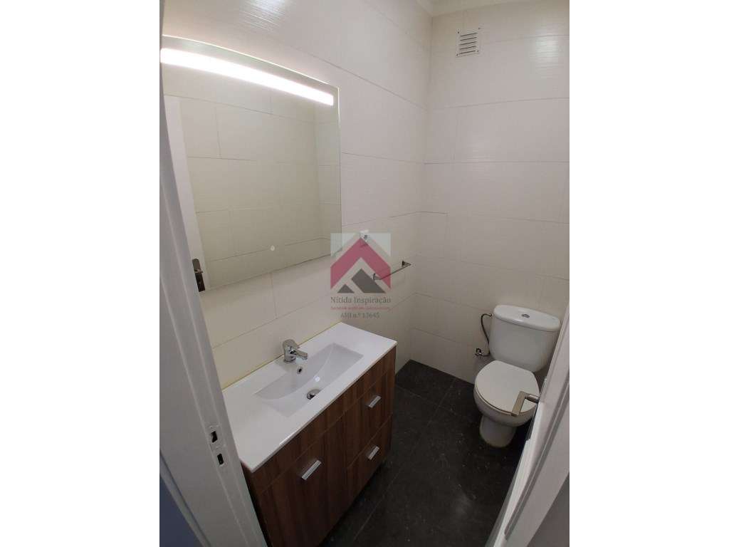 Apartamento T3 remodelado, localizado em Fânzeres (Gondomar)-10