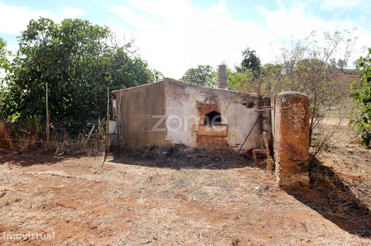 Moradia em ruína com terreno de 170.000m2 em Odemira - Grande imagem: 5/25