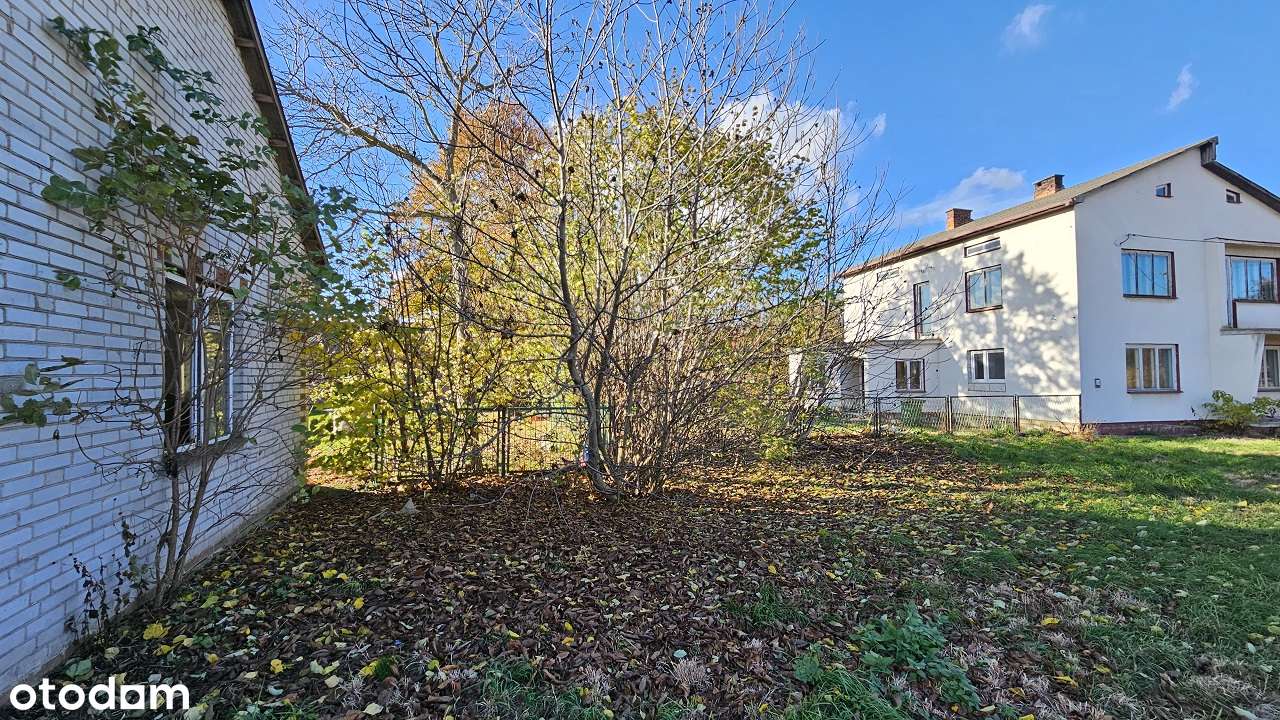 Dom 5-pokojowy z dużą działką i garażem-1