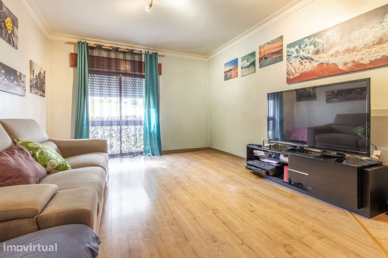 Apartamento T2 Quinta do Conde 1 º Andar-4