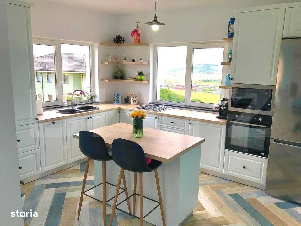 Casa la cheie, 136 mp, 450 mp teren, cu panorama si spatiu verde - Imagine principală: 2/8