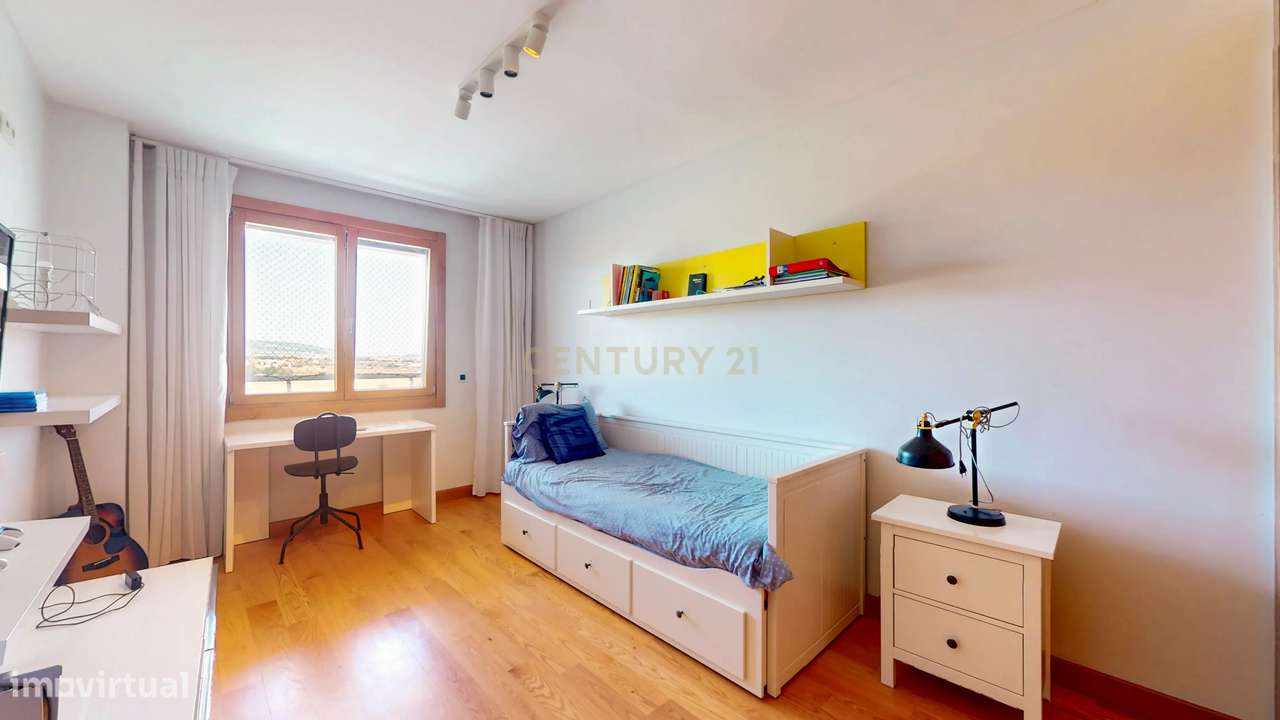 Apartamento T4 no Infantado de excelência, conforto e vista sobre a le-30