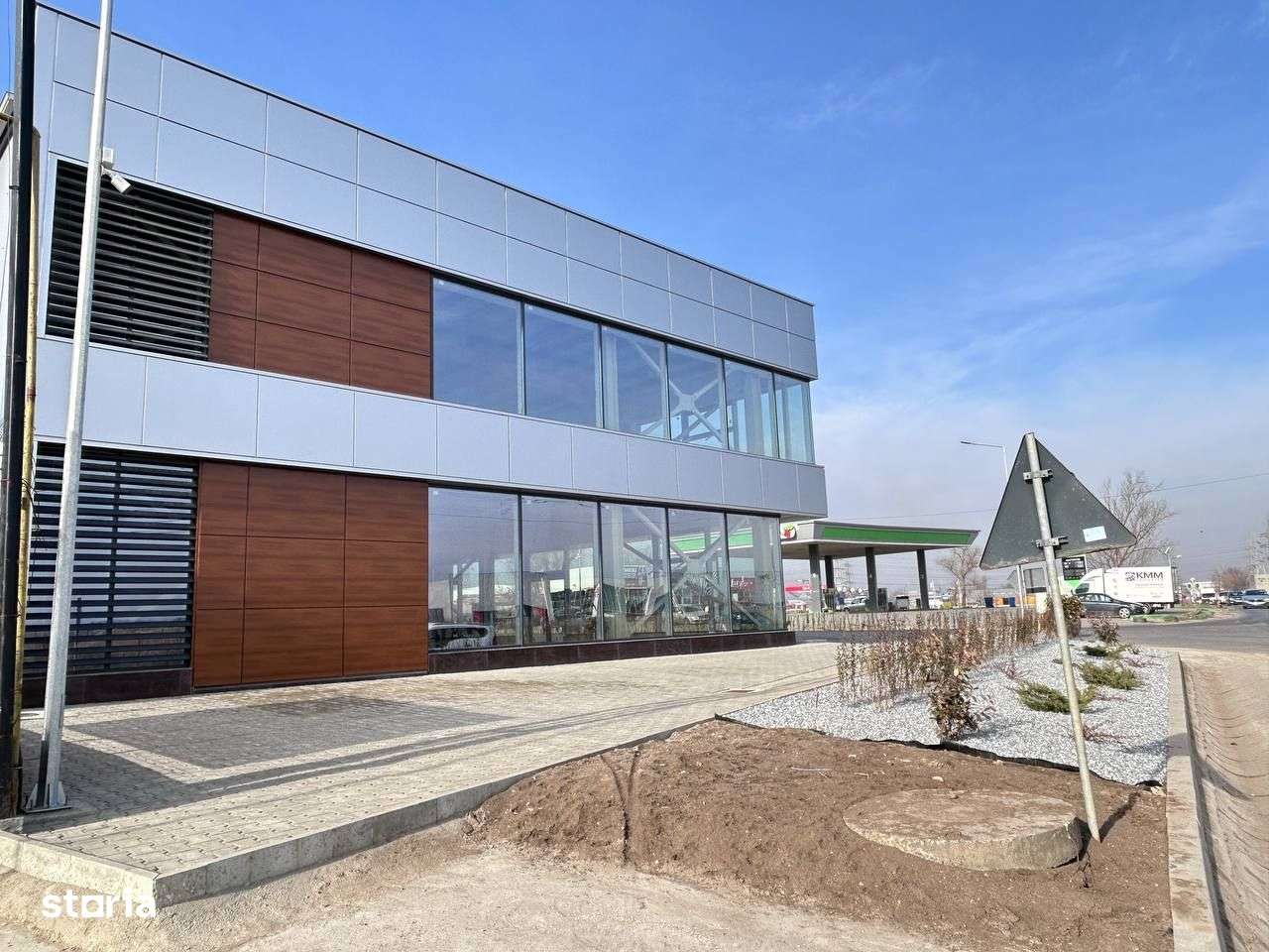 Spatiu Comercial -Showroom&Depozitare- Parter 600m2 - Zona Industriala - Imagine principală: 3/13