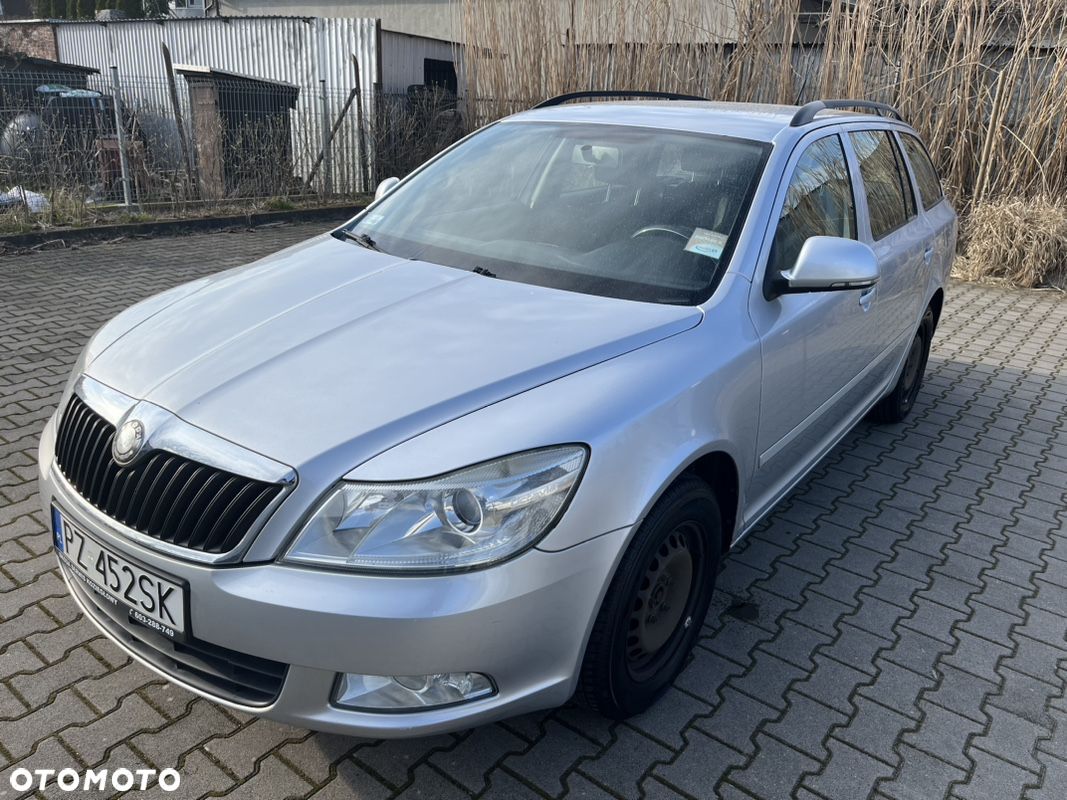 Skoda Octavia 1.6 Ambiente - 1