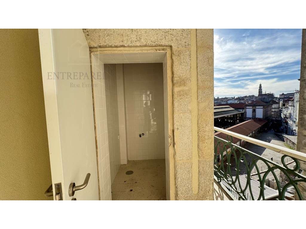 Apartamento T1 novo, para comprar junto a Avenida dos Aliados - Por... - Grande imagem: 4/19