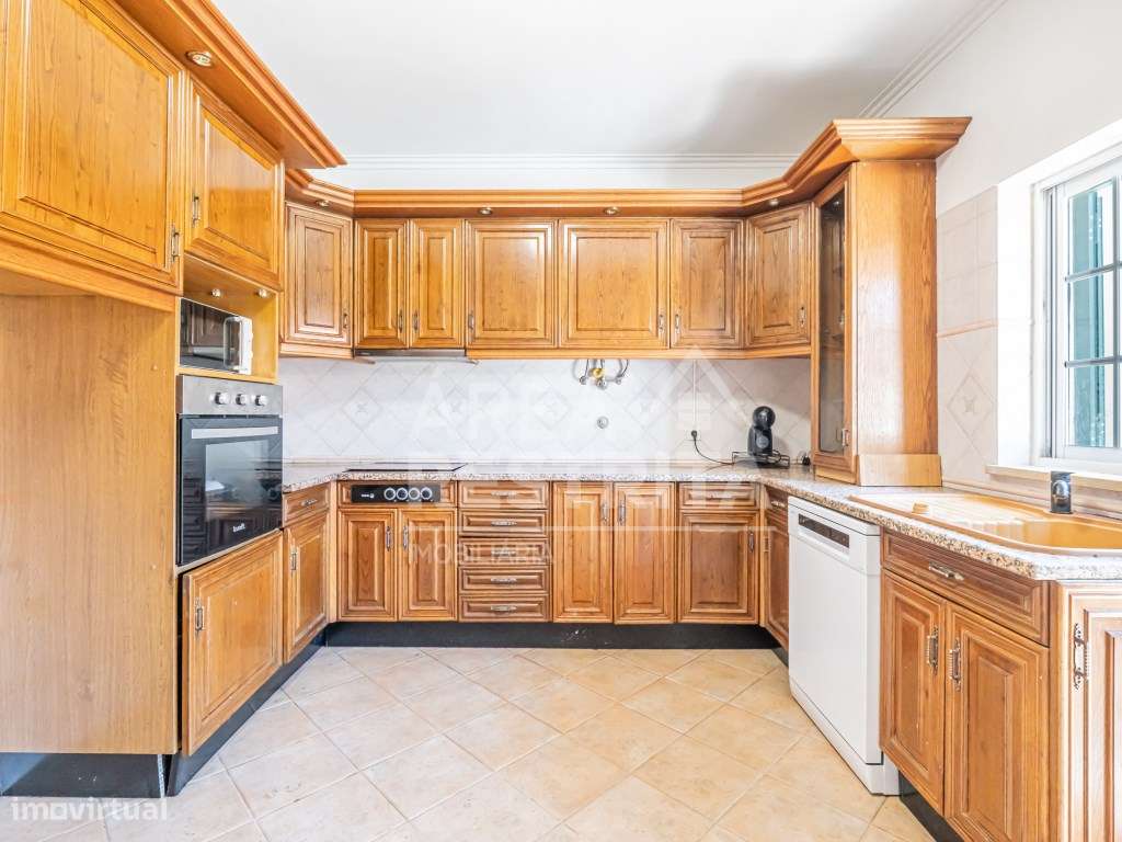 Moradia Geminada T3 com Garagem, Excelentes Áreas e Localização Pri...-42