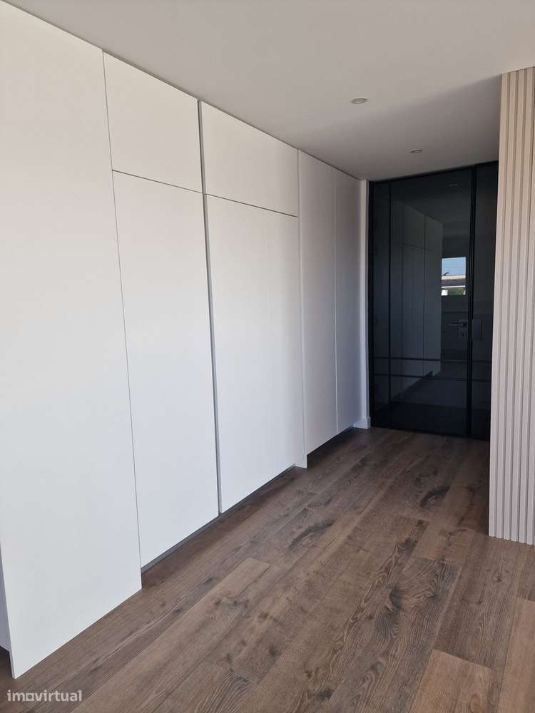 T3 2º Luxo c Estac. Arrecad., Varandas, Vistas jtº Forúm Almada-7