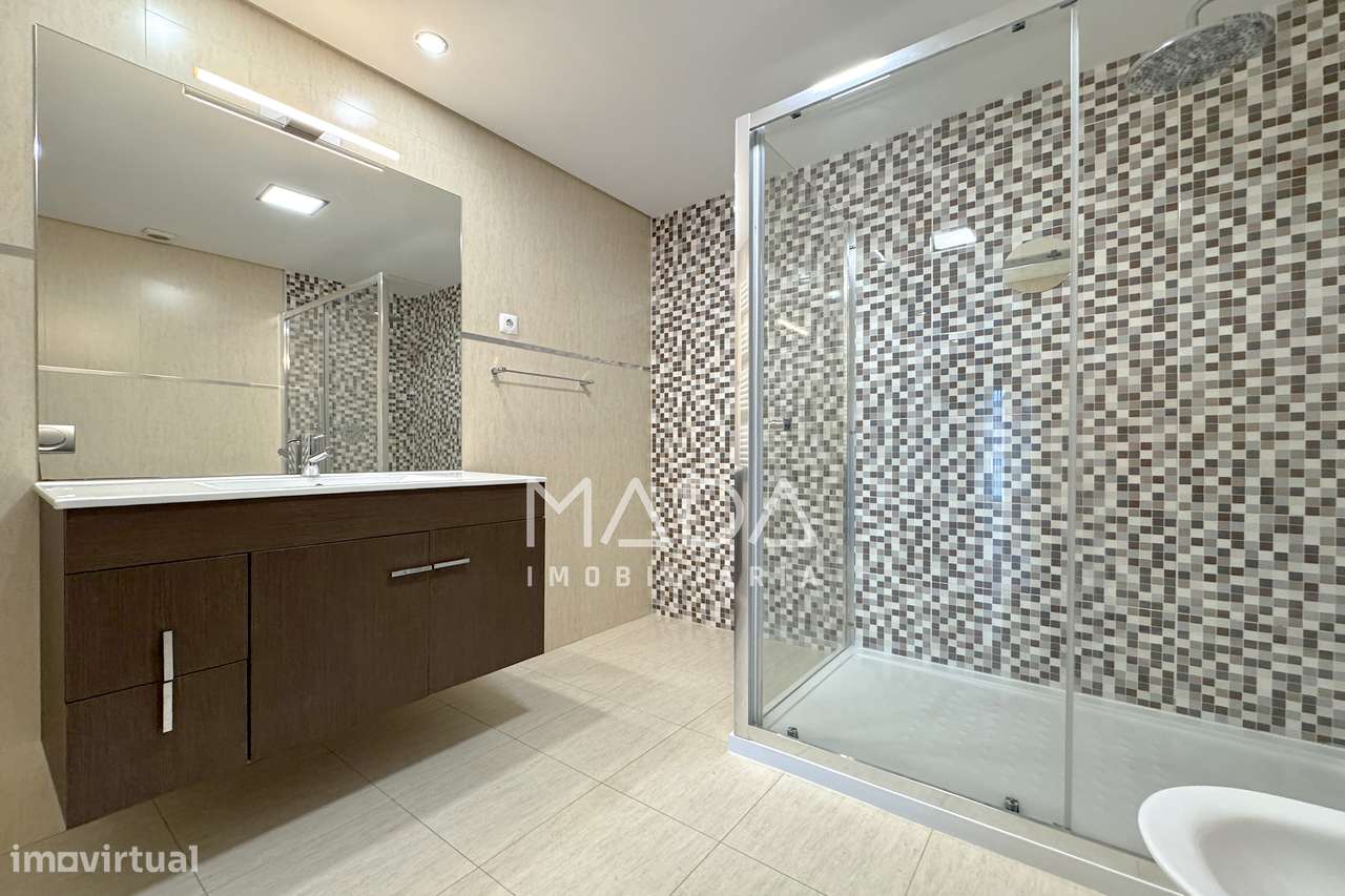 Apart. T3 c/garagem fechada perto do Holmes Place em Fraião, Braga-11