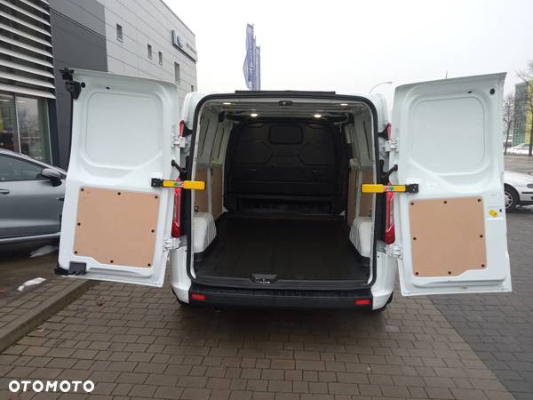 Ford TRANSIT CUSTOM - 23