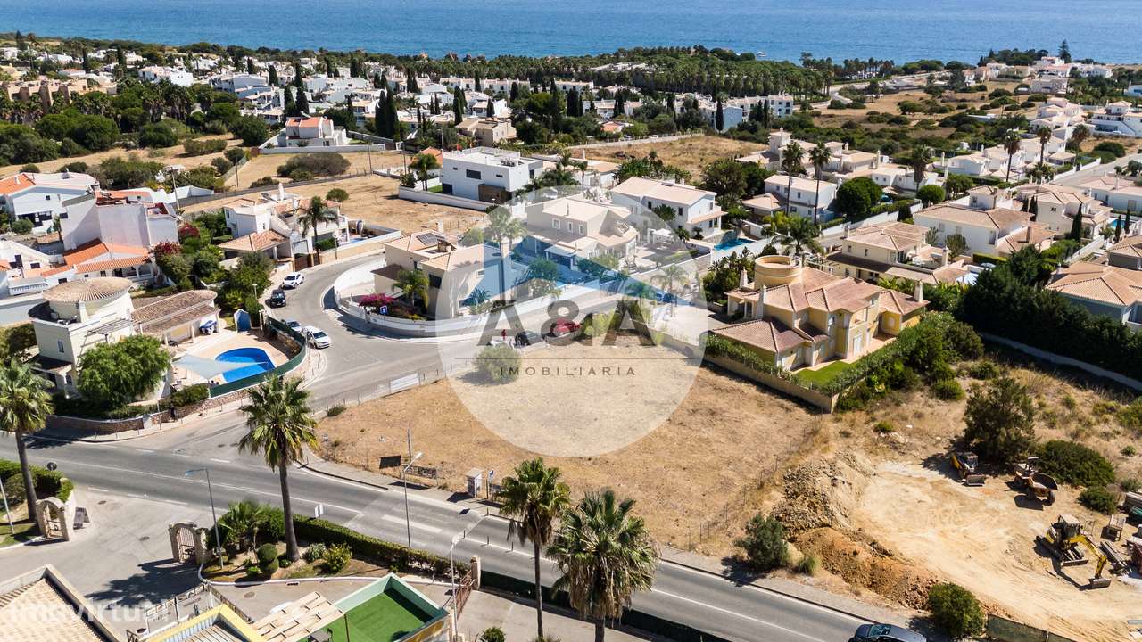 Exclusiva Moradia Contemporânea a 700 metros da Praia de São Rafael...-12