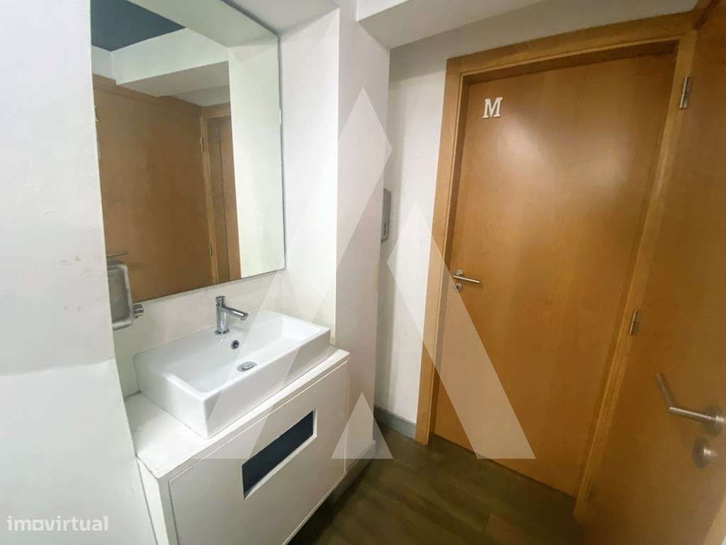 Café para Trespasse no Centro de Albergaria-a-Velha, com jogos da S...-23