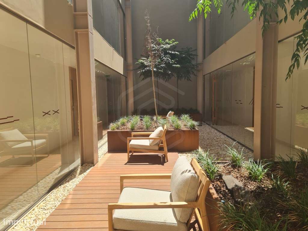 Apartamento T1 na primeira linha do Mar da Praia de Quarteira, Algarve - Grande imagem: 5/42