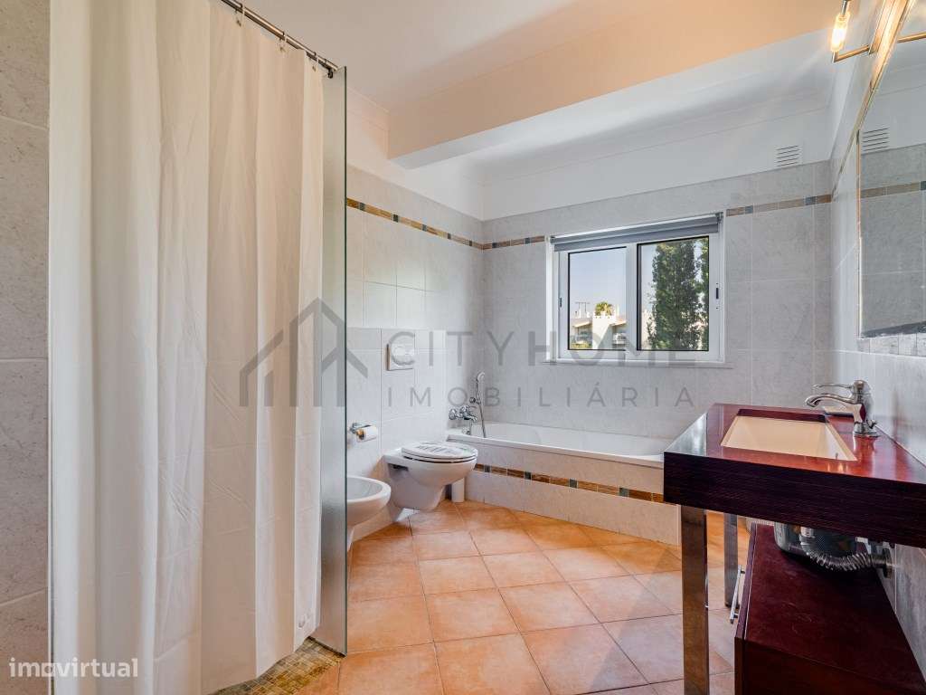 Moradia T3 Renovada com Piscina e Jardins Privados, a Dois Passos d...-25