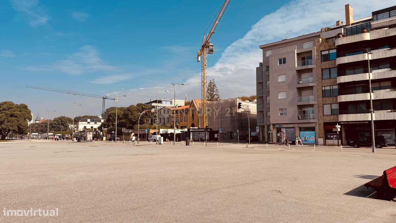 Magnífica Loja na Foz do Douro – Avenida do Brasil, junto ao mar - Grande imagem: 3/16