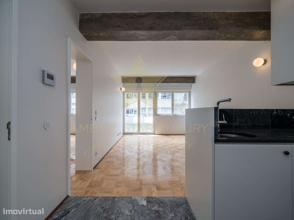 Apartamento T1 de 55 m2 a 300 m da Estação de Metro dos Aliados! - Grande imagem: 5/13