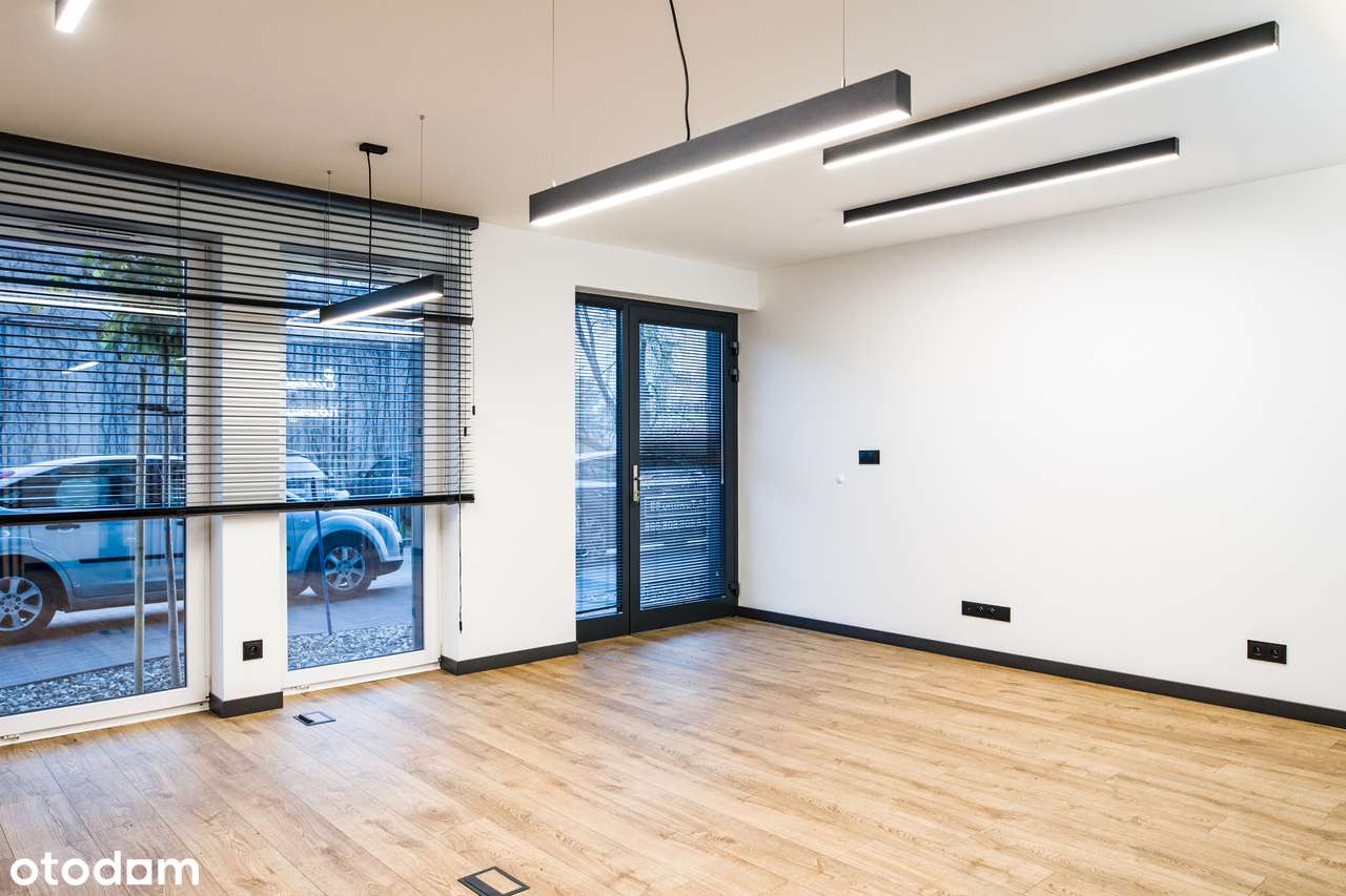 Lokal z miejscem postojowym, wykończony, Centrum-1