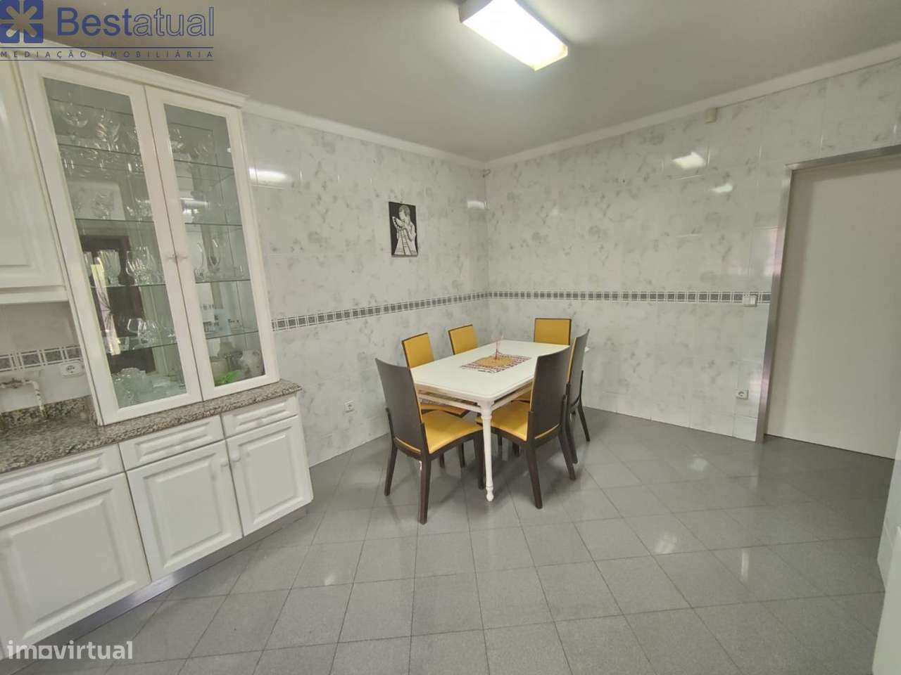 Moradia T4  C/Sótão + 1 Habitação T 3 - J/MC Donalds-23